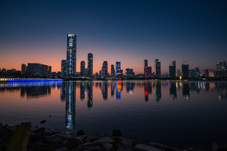 深圳靓号买卖网：轻松获取专属靓号，彰显个性与品位(深圳电话号码靓号出售)