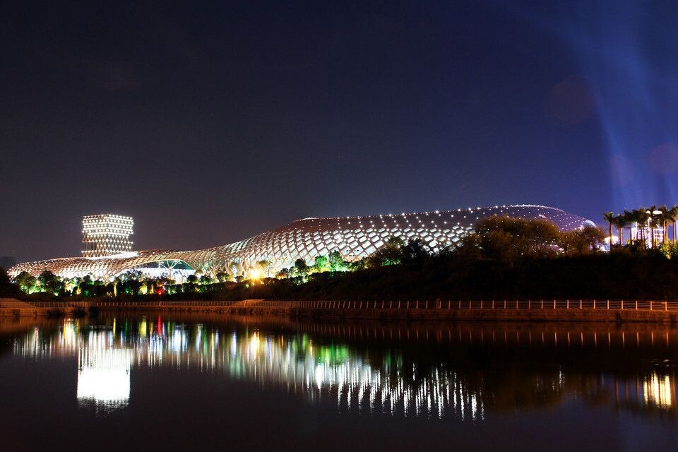 深圳手机号码开头三位解析：常见区号与运营商分配情况(深圳手机号码开头三个数字有哪些)